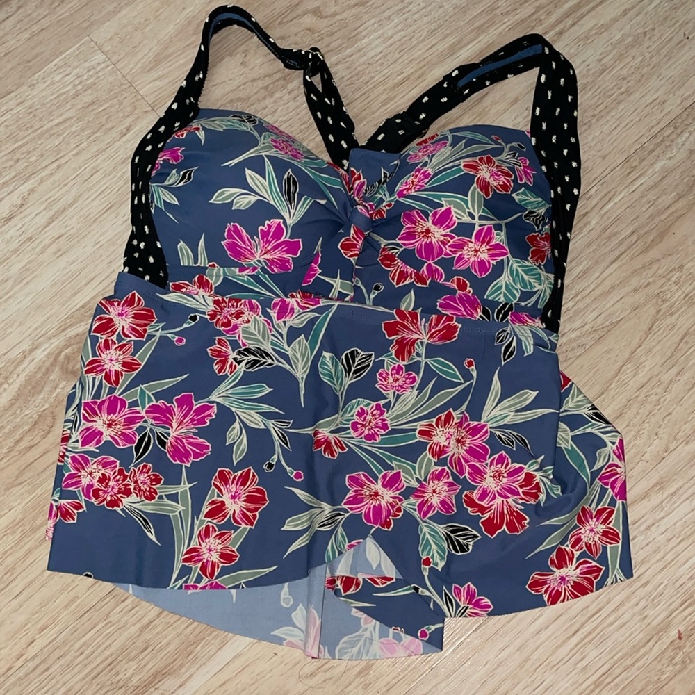 Terra & Sky bathing suit mix & match top for women.